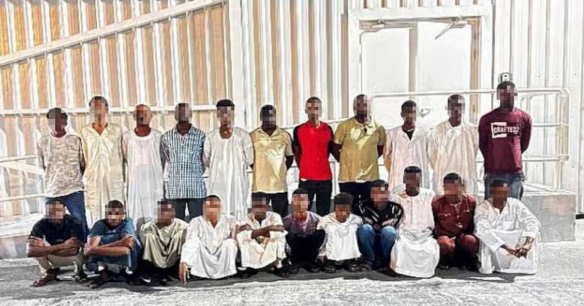 شرطة دبي تقبض على 22 فردا من عصابة تسول منظمة استهدفت السائقين