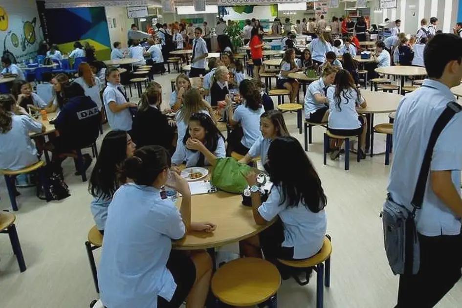 مدارس وأطباء في الإمارات يحذرون من انتشار الإنفلونزا مع بداية العام الدراسي